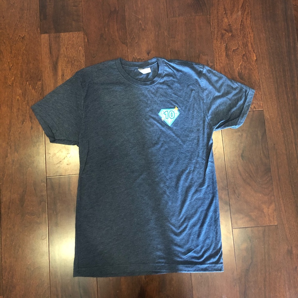 NWOT - 10 Yr Anniversary T Shirt - Unisex - M
